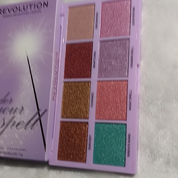 ULTA REVOLUTION UNDER YOUR SPELL EYESHADOW PALETTE - Picture 8 of 8